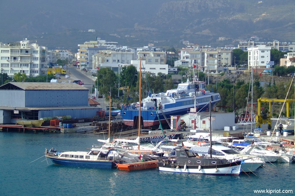 Кирения со стороны моря