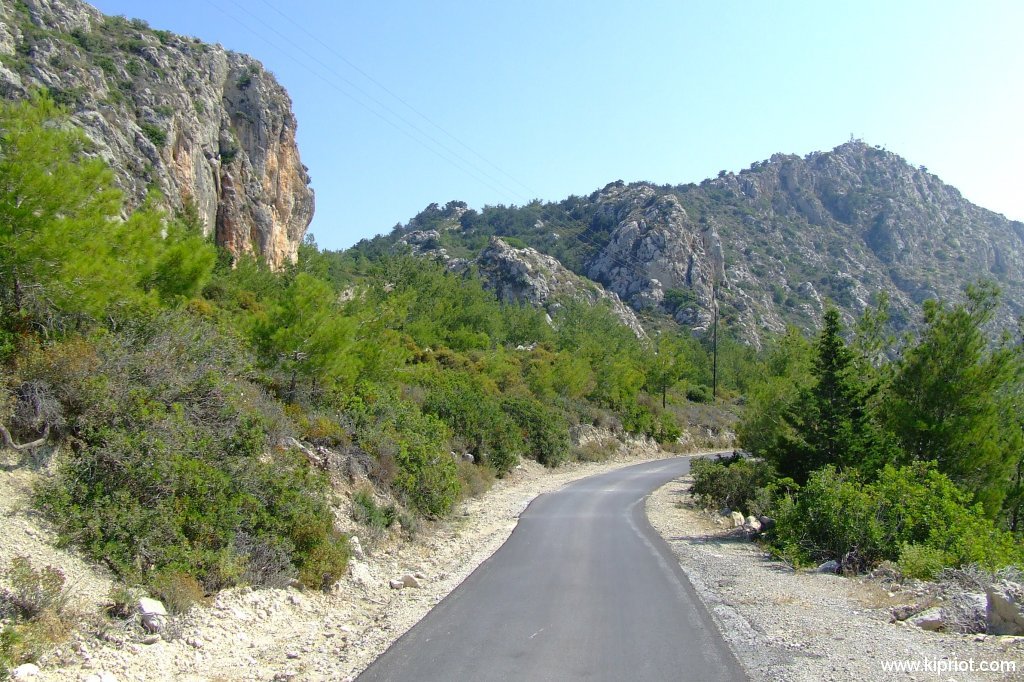 Дорога к замку Кантара