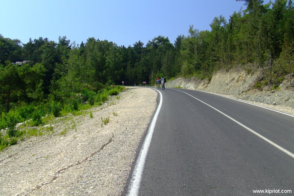 Глухая дорога в горах